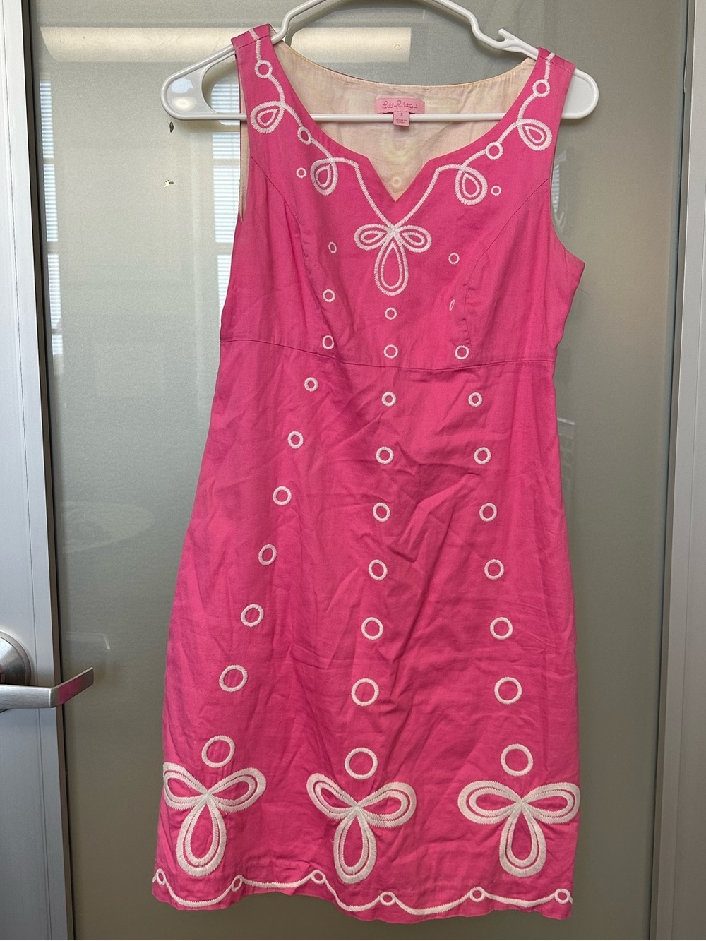 Lilly Pulitzer Dolly Barbie pink White Embroidered shift dress Sz 2 Lined Bows